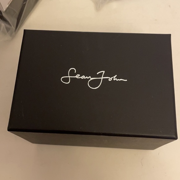 Sean john men’s black watch and bracelet set . - Picture 3 of 3